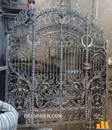 طراحی و ساخت درب های ساختمانی و انواع نرده و حفاظ
